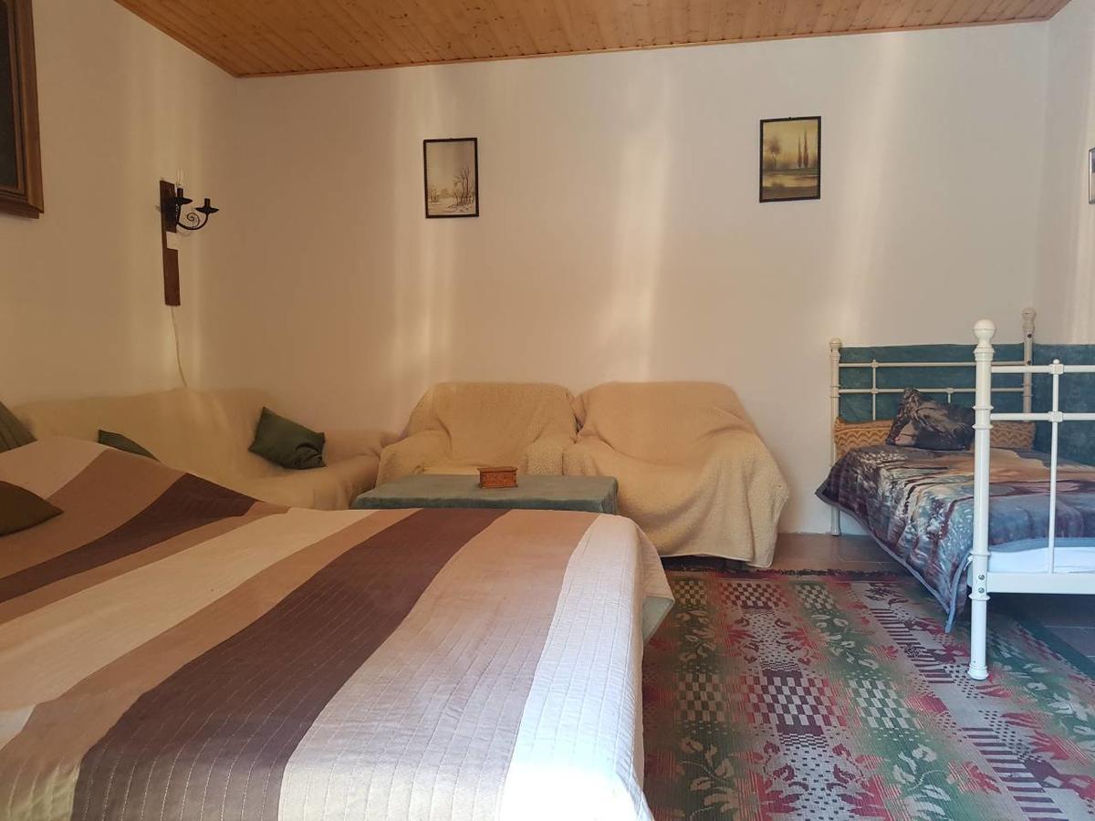 Kuti Vendeghaz Hotell Bakonykuti Eksteriør bilde